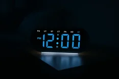 Budík do sítě JVD SB8035.3