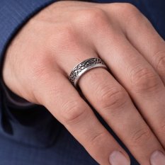 Elegantní stříbrný snubní prsten zdobený smaltem 043M925AG64