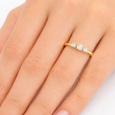 MINET Luxusní zlatý prsten s bílými zirkony JMG0286WGR57