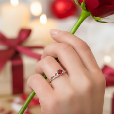 MINET Stříbrný prsten LOVE s červeným srdíčkovým zirkonem JMAS0181CR53