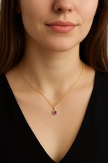 Jemný zlatý přívěsek se srdíčkem KO-246812504