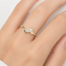 Elegantní zlatý prsten s jemným a moderním designem HELP-140Z/57