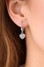 MINET Decentní stříbrné náušnice srdce JMAS0328SE00