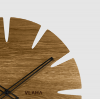 Velké dubové hodiny VLAHA ORIGINAL vyrobené v Čechách s černými ručkami VCT1032