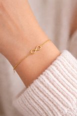MINET Elegantní zlatý náramek nekonečno JMG0267WGB17