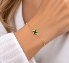 MINET Elegantní zlatý náramek čtyřlístek s malachitem JMG0427GGB16