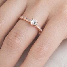 Prsten z růžového zlata se zirkony ALVP-176