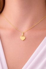 Elegantní zlatý přívěsek ve tvaru srdce KLOP-031