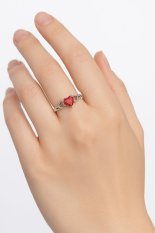 MINET Stříbrný prsten LOVE s červeným srdíčkovým zirkonem JMAS0181CR59