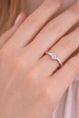 MINET Decentní stříbrný prsten srdce s růžovým zirkonem JMAS0328PR52