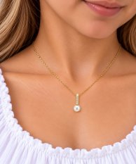 Elegantní a jemný zlatý přívěsek s bílou perlou PA000341