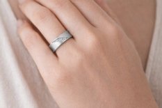 Elegantní stříbrný snubní prsten 032W925AG54