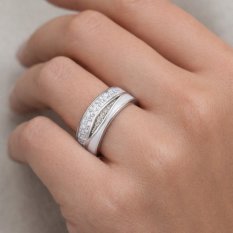 Elegantní stříbrný snubní prsten se zirkony a bílým smaltem 039W925AG52