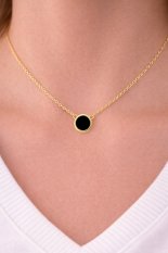 MINET Elegantní zlatý náhrdelník s onyxem JMG0304BGN45