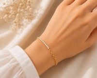 MINET Elegantní zlatý náramek se zirkony JMG0386WGB19